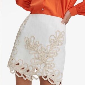 Maje embroidered white skirt - size 40 WITH TAGS
